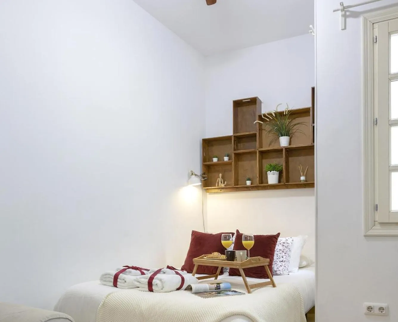 -Malagasunapts- Cabello Centre